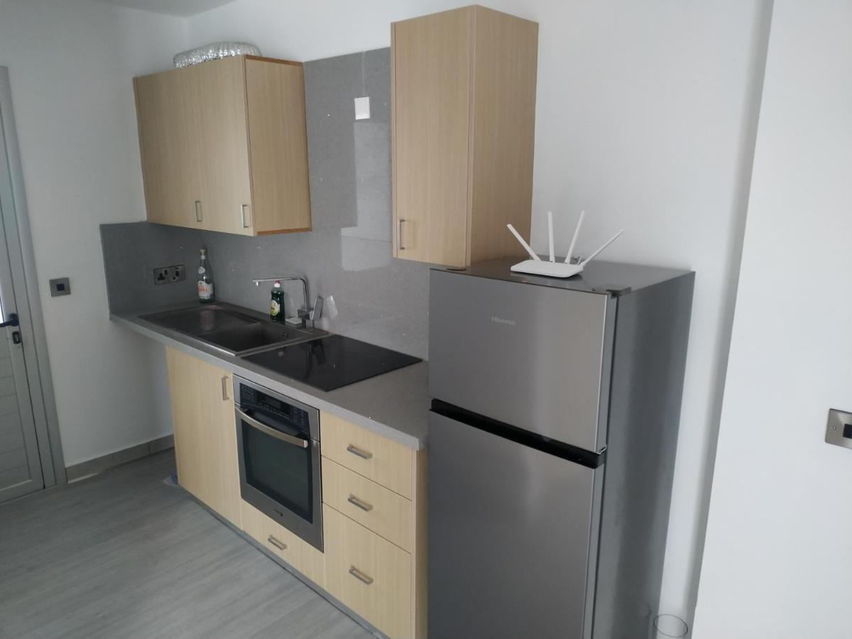 Modern Suite, Xl Balcony, Parking Никосия Экстерьер фото
